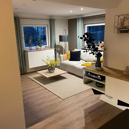 Moderne Und Komfortable Ferienwohnung Im Gruenen! *